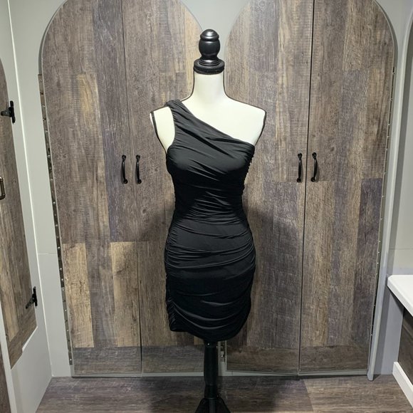 Armani Exchange one shoulder ruched black dress w/ side zipper detail Size 2 - Picture 1 of 5
